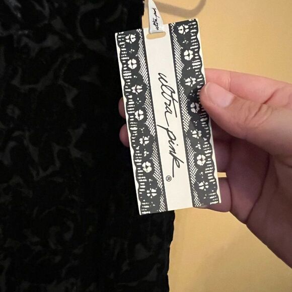 NWT Ultra Pink large black velvet top - Picture 7 of 9